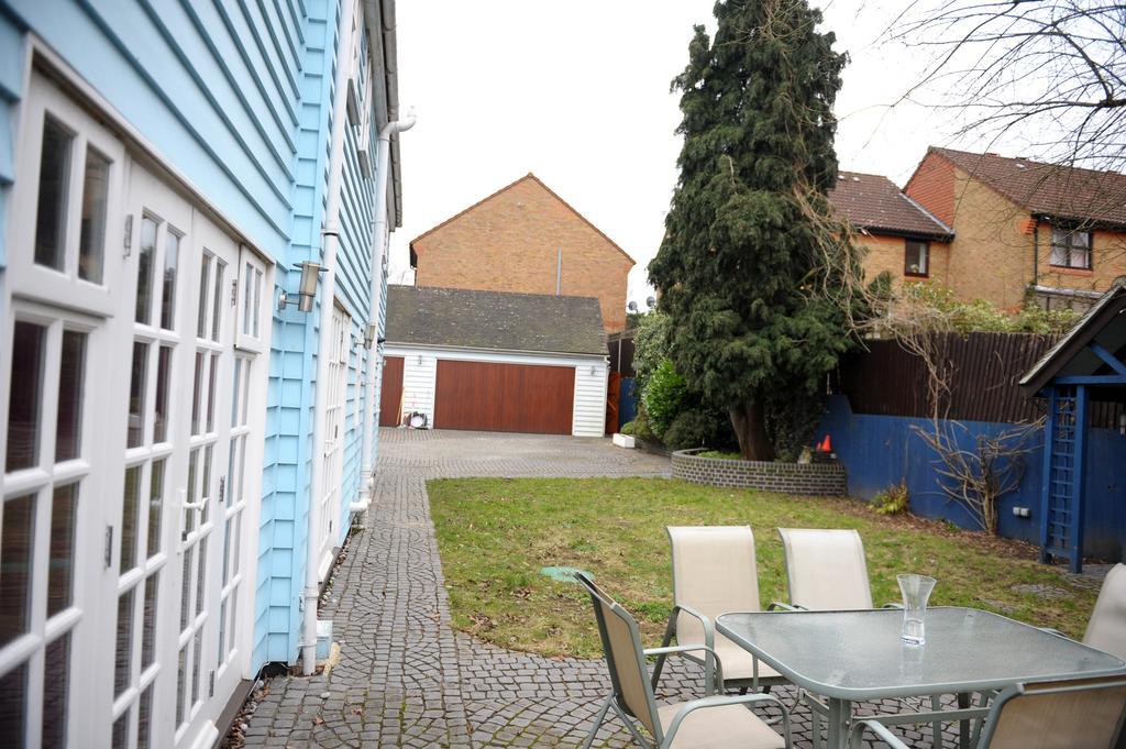 The Greyhound Cottage Чіґвелл Екстер'єр фото