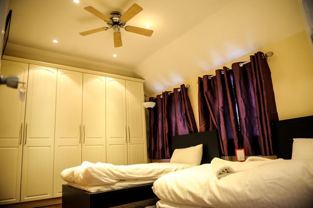 The Greyhound Cottage Чіґвелл Екстер'єр фото