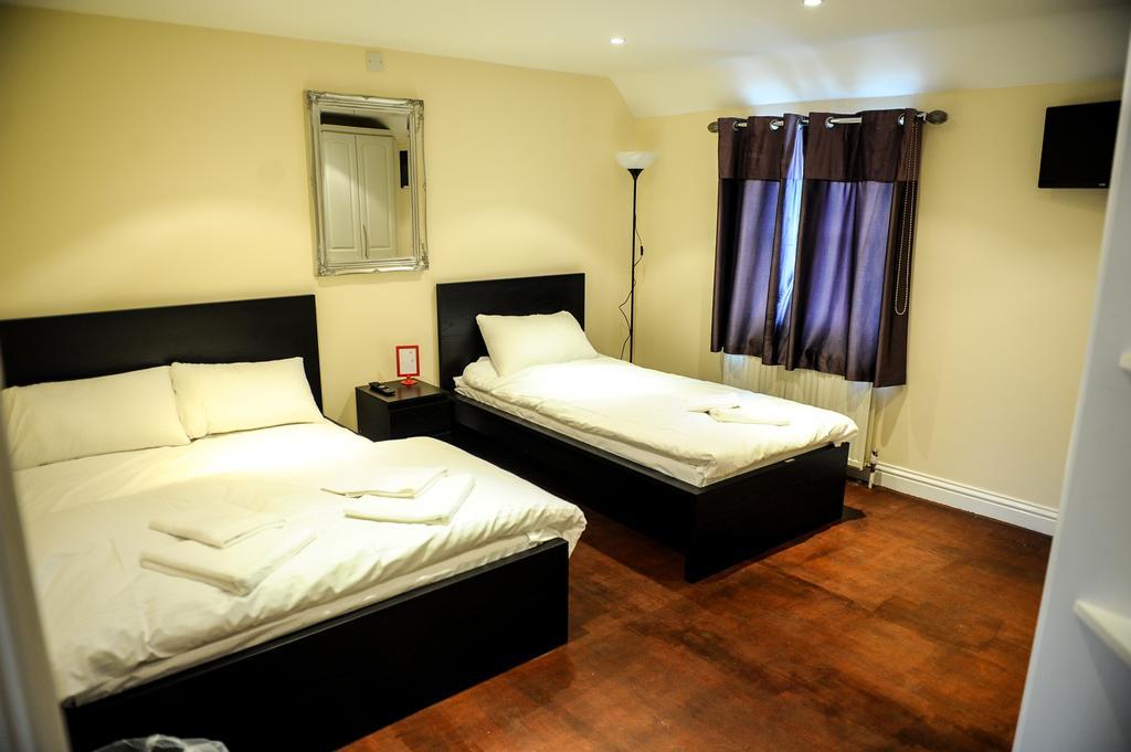 The Greyhound Cottage Чіґвелл Екстер'єр фото
