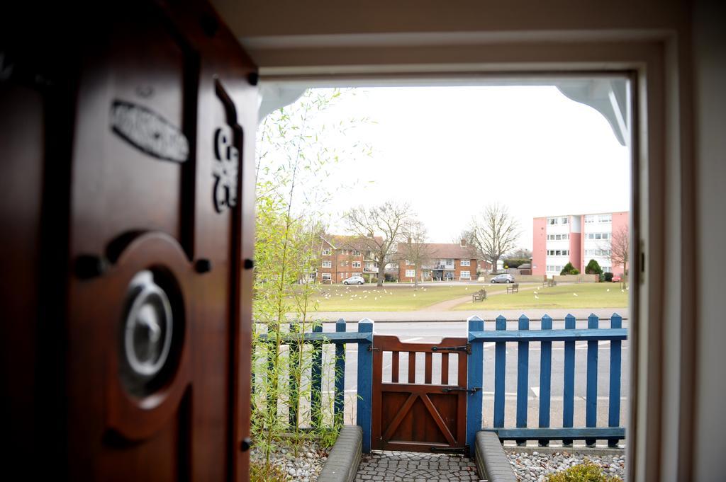 The Greyhound Cottage Чіґвелл Екстер'єр фото