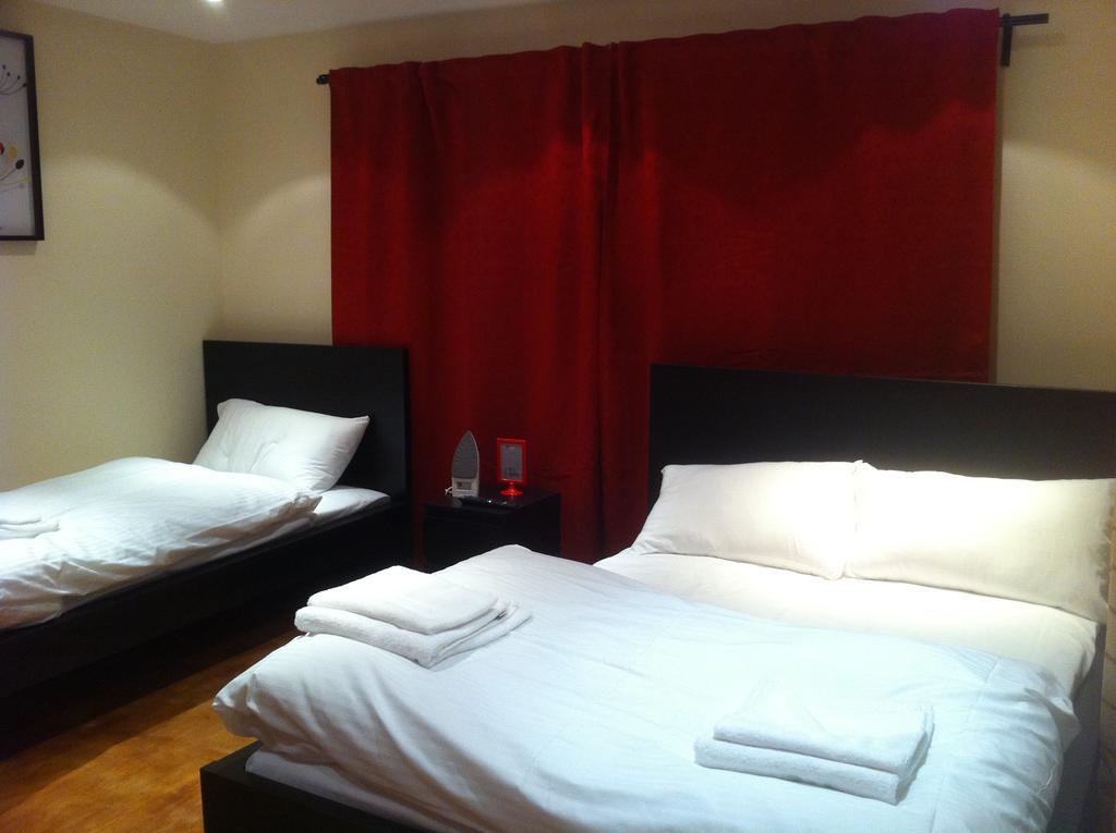 The Greyhound Cottage Чіґвелл Номер фото